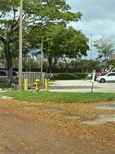 860 NE 207th Terrace in Miami, FL - Building Photo - Building Photo