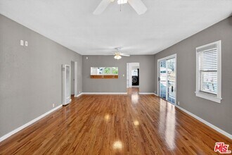 11029 Sarah St in Los Angeles, CA - Building Photo - Building Photo