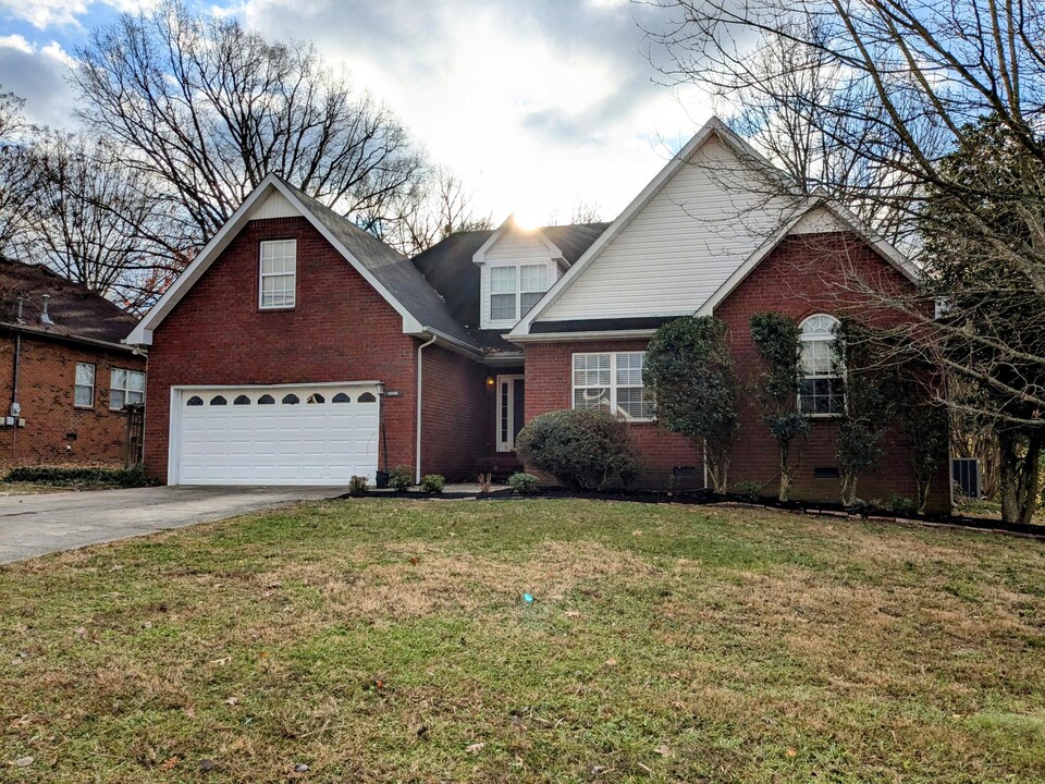 5021 Mary Ellen Cir in Smyrna, TN - Building Photo