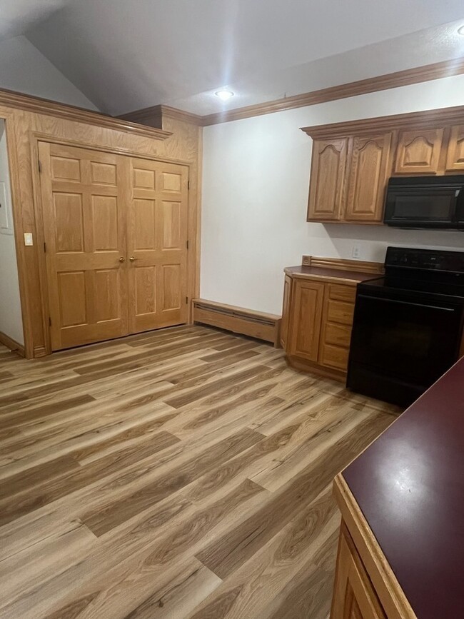 53 E Main Ave in Zeeland, MI - Building Photo - Building Photo