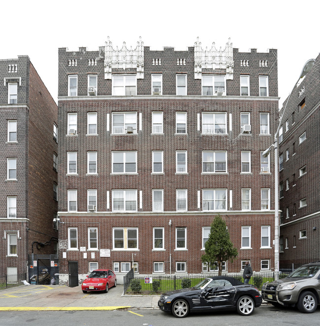 11-13 Gifford Ave in Jersey City, NJ - Building Photo - Building Photo