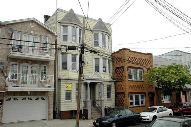 202 South St in Jersey City, NJ - Building Photo - Building Photo