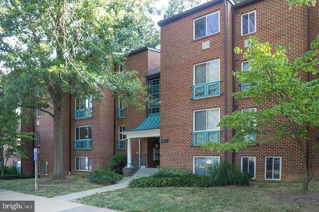 11803 Breton Ct, Unit 32C in Reston, VA - Building Photo - Building Photo