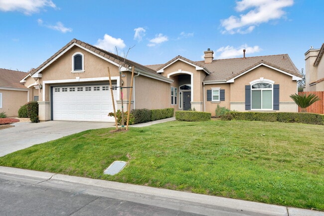 10556 E Greenbury Way in Clovis, CA - Building Photo - Building Photo