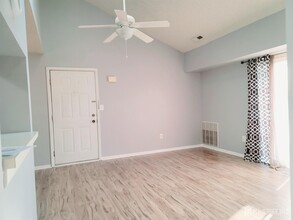 307 Ravens Crest Dr in Plainsboro, NJ - Building Photo - Building Photo