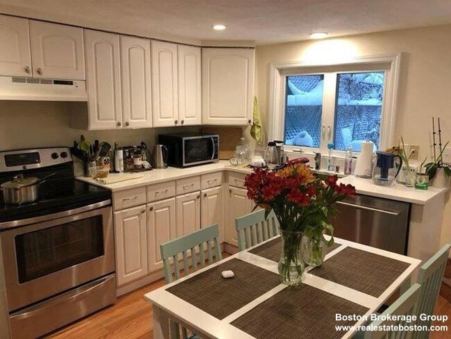16 Greenwich St, Unit 16