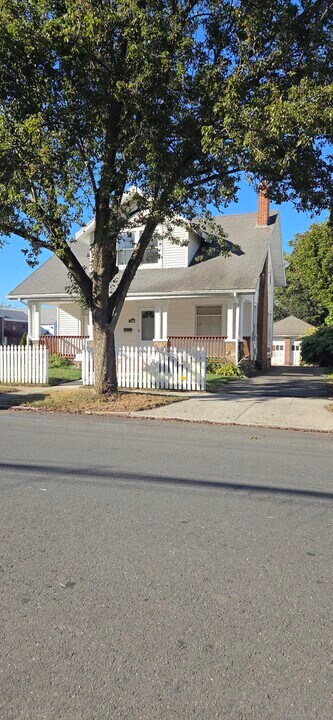 163 Goodrich St in Hamden, CT - Building Photo