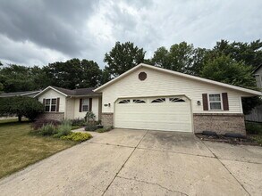 1662 Klaver St SW in Wyoming, MI - Building Photo - Building Photo