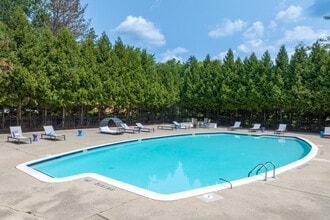 Apple Ridge Apartments - Livonia, MI in Livonia, MI - Foto de edificio - Building Photo