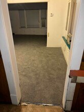 13717 Caine Ave-Unit -Lower level in Cleveland, OH - Foto de edificio - Building Photo