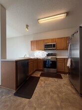 17580 Haralson Dr in Eden Prairie, MN - Building Photo - Building Photo