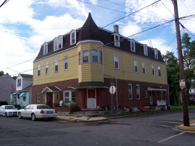 19 Main St in Middleport, PA - Foto de edificio