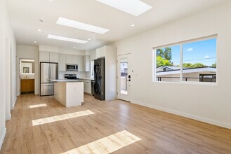 325 Cerro Romauldo Ave in San Luis Obispo, CA - Building Photo - Building Photo