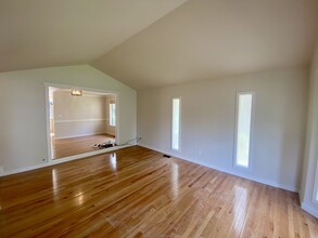 650 Jasmine Pl NW in Issaquah, WA - Building Photo - Building Photo