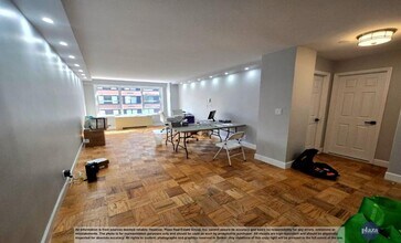 370 E 76th St in New York, NY - Building Photo - Building Photo