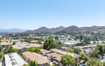 5302 Colodny Ave in Agoura Hills, CA - Building Photo - Building Photo