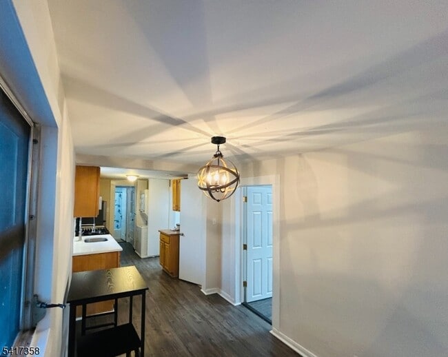 36 Cross St in Montclair, NJ - Building Photo - Building Photo