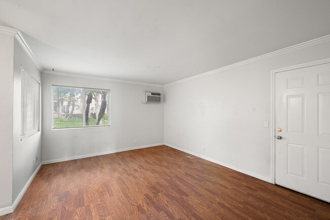 1280 W Main St in El Cajon, CA - Building Photo - Building Photo