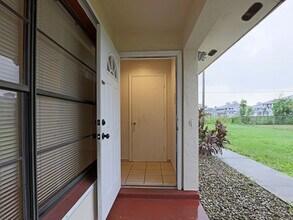 2320 SE 6th Ln-Unit -2320 SE 6th Lane, B in Cape Coral, FL - Building Photo - Building Photo