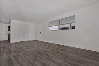 6910 Bay Dr in Miami Beach, FL - Building Photo - Building Photo
