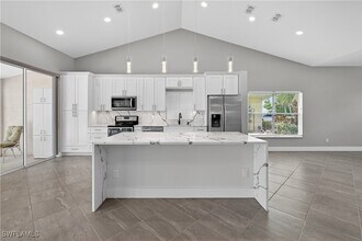 2138 E Crown Pointe Blvd, Unit 2029 in Naples, FL - Building Photo - Building Photo