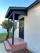 1306 N Fries Ave in Wilmington, CA - Building Photo