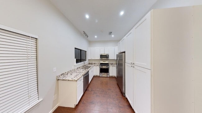 property at 90 S Cobble Hill Cir