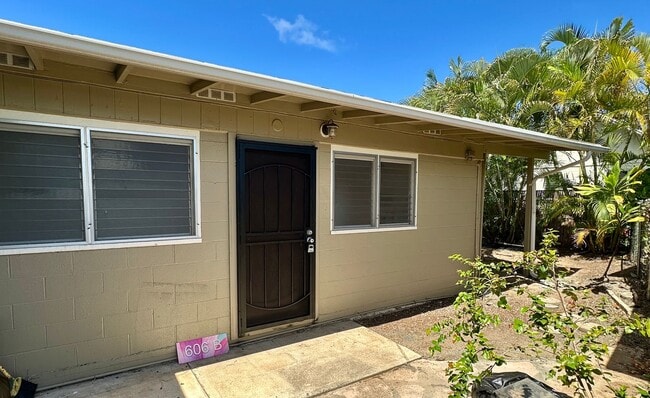 606 Kaulani Way
