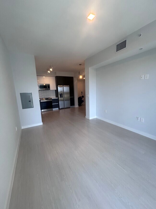 40 NW 14th Ave, Unit A2 in Dania Beach, FL - Building Photo - Building Photo
