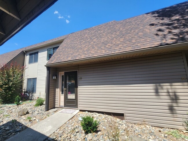property at 600 SW Crestview St