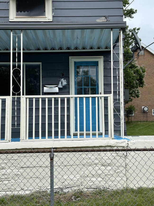 1127 Wallis Ave in Farrell, PA - Building Photo - Building Photo