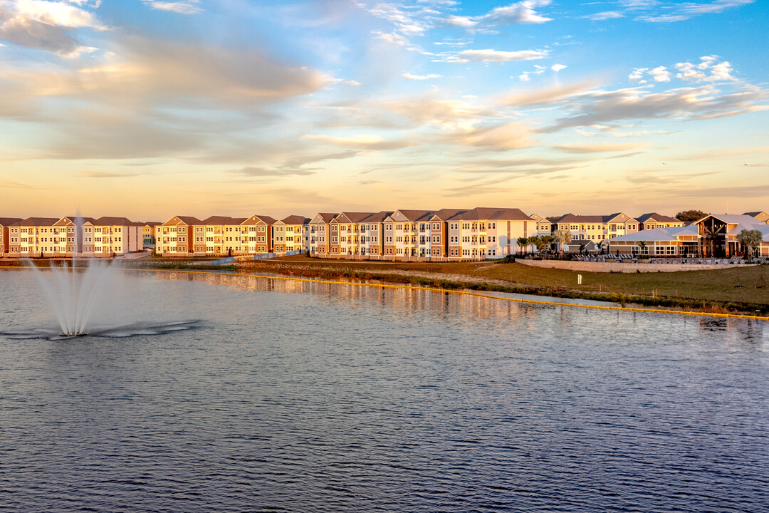 The Carlton at Lake Dexter in Winter Haven, FL - Building Photo