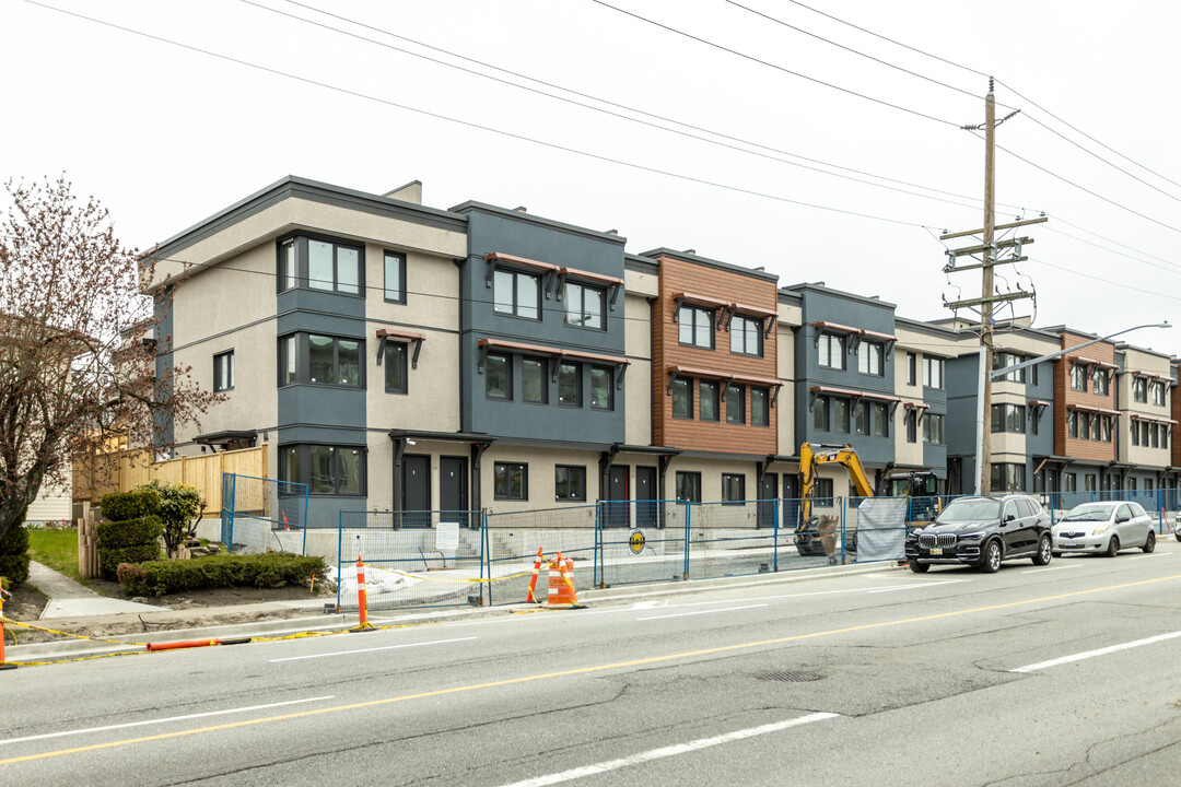 Neu on 3rd in North Vancouver, BC - Building Photo