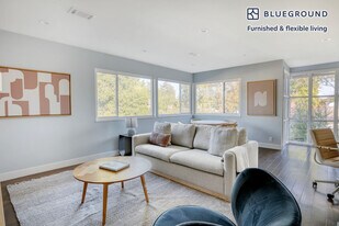 743 Roble Ave in Menlo Park, CA - Building Photo