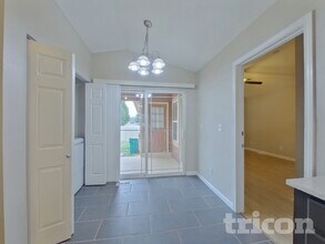 4200 Laurel Dr in Evans, CO - Foto de edificio - Building Photo