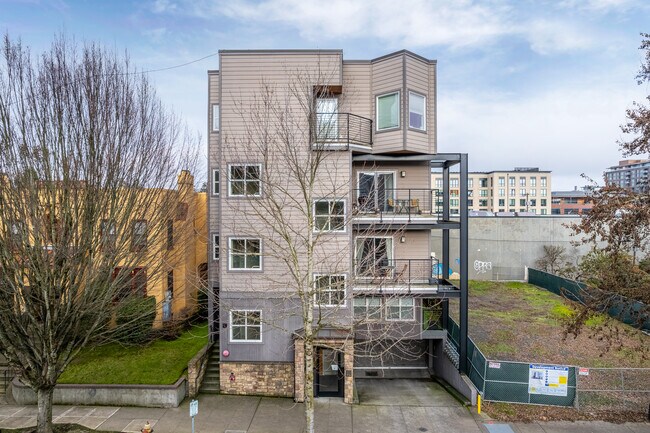 Pettygrove Place in Portland, OR - Foto de edificio - Building Photo