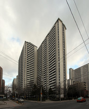 200 Wellesley St E in Toronto, ON - Building Photo - Building Photo