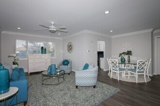 91 S Clinton Ave-Unit -2B in Bay Shore, NY - Building Photo - Building Photo