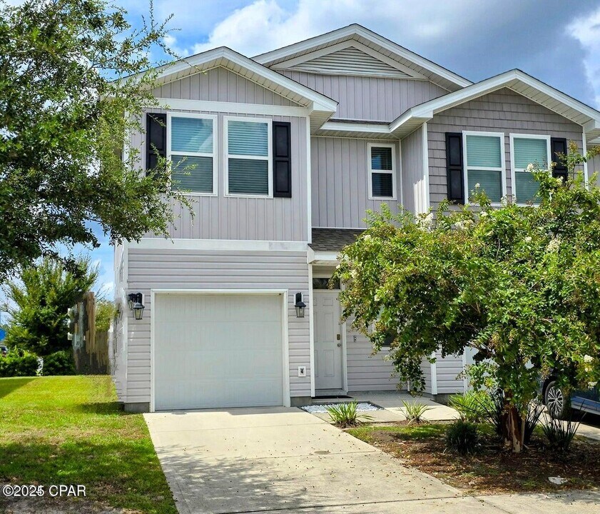 5837 Bay Pl in Panama City, FL - Building Photo