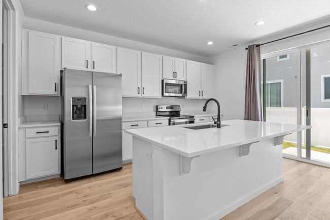 1728 N Pintail Cv in Salem, UT - Building Photo - Building Photo