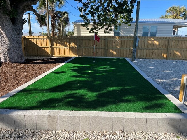 property at 5109 Flamingo Dr