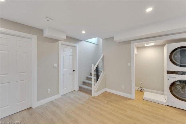 189 Sidney St in Quinte West, ON - Building Photo - Building Photo