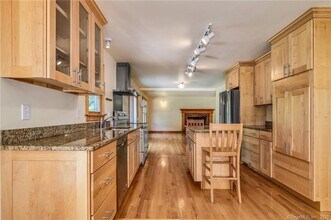 10 Fernwood Rd in Westport, CT - Building Photo - Building Photo