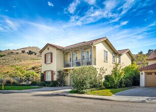 4694 Luna Ct in Calabasas, CA - Building Photo - Building Photo