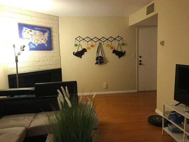 355 S Madison Ave-Unit -217 in Pasadena, CA - Building Photo - Building Photo