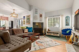 930 N Mesa Dr in Mesa, AZ - Building Photo