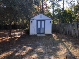 905 Lowry Ct in Wilmington, NC - Building Photo