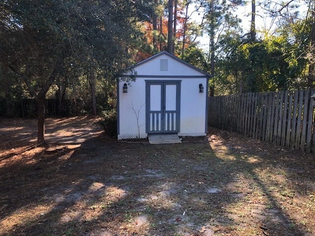 property at 905 Lowry Ct