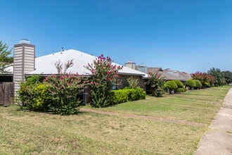 11803-11805 Garden Terrace Dr in Dallas, TX - Foto de edificio - Building Photo