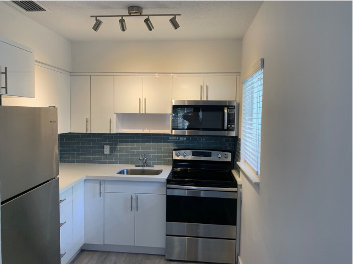 228 SW 8th St in Fort Lauderdale, FL - Building Photo